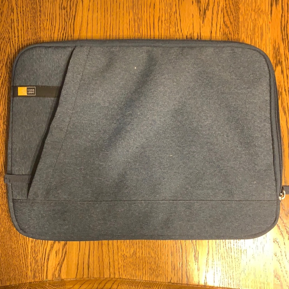 Case Logic Huxton13.3 Laptop Sleeve (HUXS-113BLU)